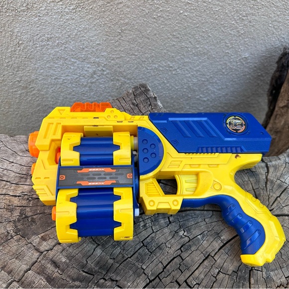 Nerf Zuru x-shot excess blaster Gun - Picture 3 of 3